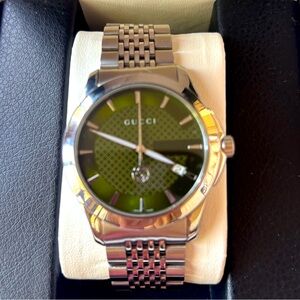 Gucci Silver and Green Timepiece